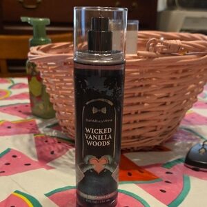 Bath & Body Works Wicked Vanilla Woods Fragrance Mist - Black and Pink